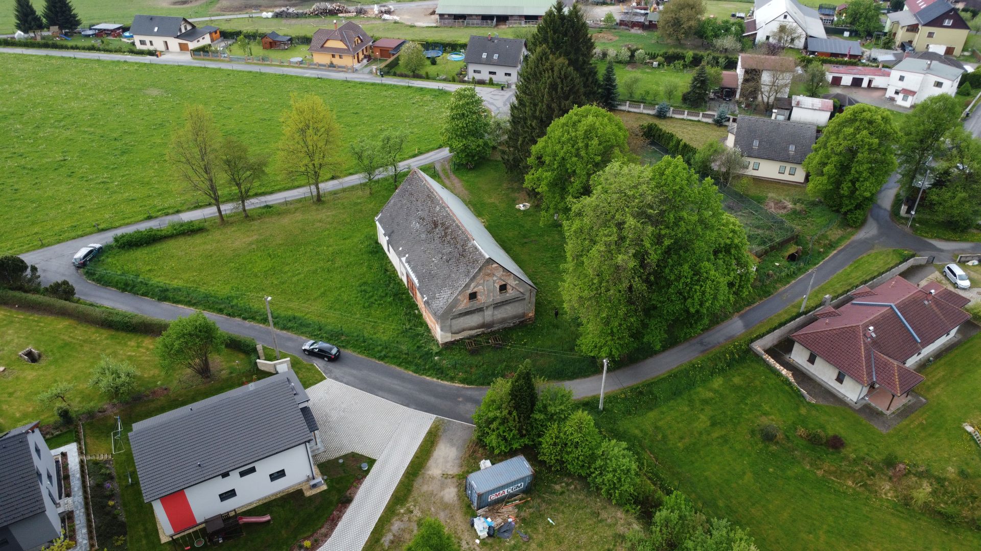 Prodej st. parcely 3.726m2 pro výstavbu rodinných i bytových domů, se zděnou stodolou, v Chrastavě u Liberce, za 14.900.000 Kč