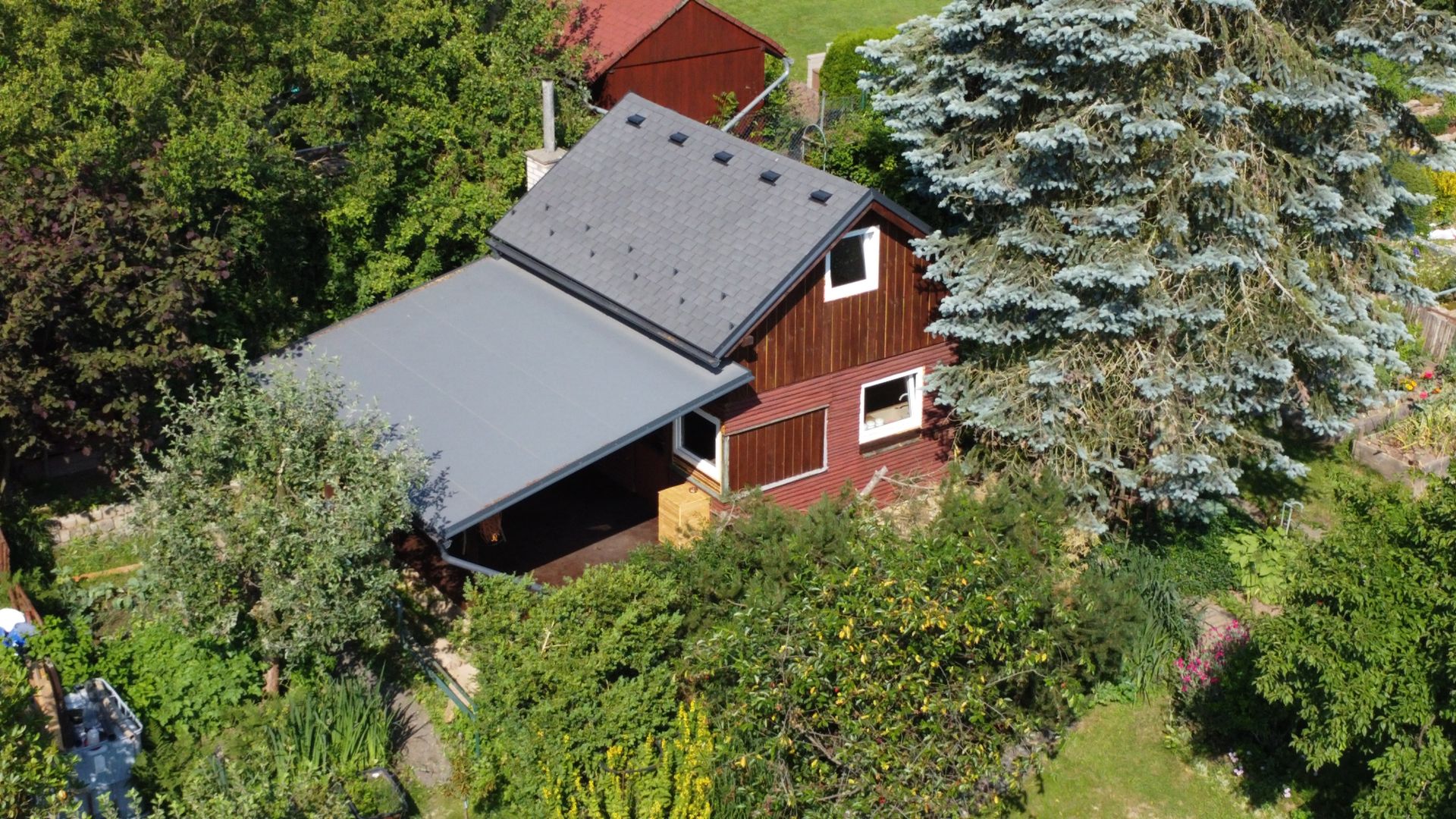 Prodej pěkné chatky se zahradou v Liberci, Horní Hanychov, ulice K Bucharce č.ev. 45, za 2.120.000,- Kč..