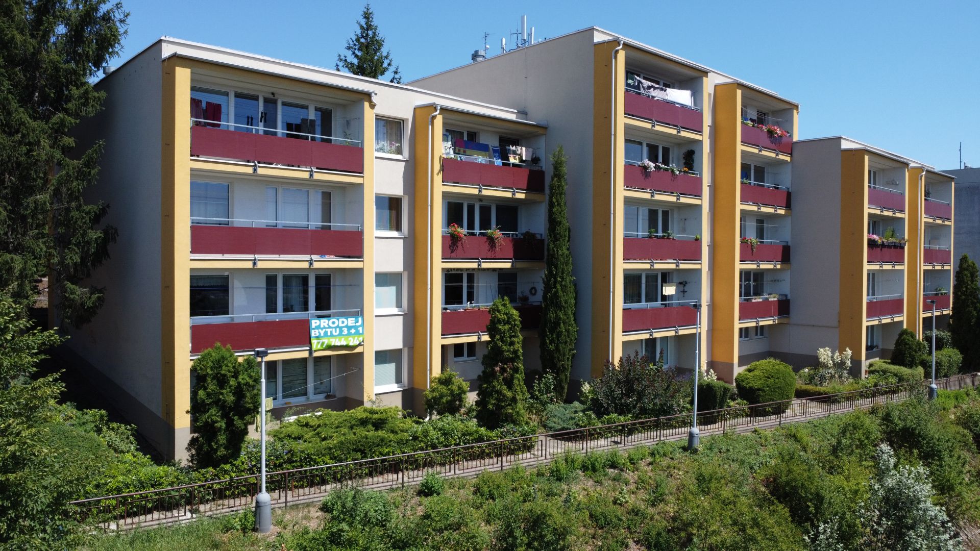 Prodej atypického bytu 3+1 s lodžií a dvěma koupelnami v Praze, Krči, Točitá ul. 1714/2, za 11.500.000,- Kč.