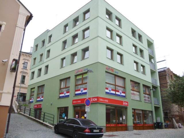 Pronájem velice pěkného bytu 2+kk, ca 52 m2, v centru Jablonce nad Nisou, Dvorská ul. 4950/8, za 11.900,- Kč + spotřeby.