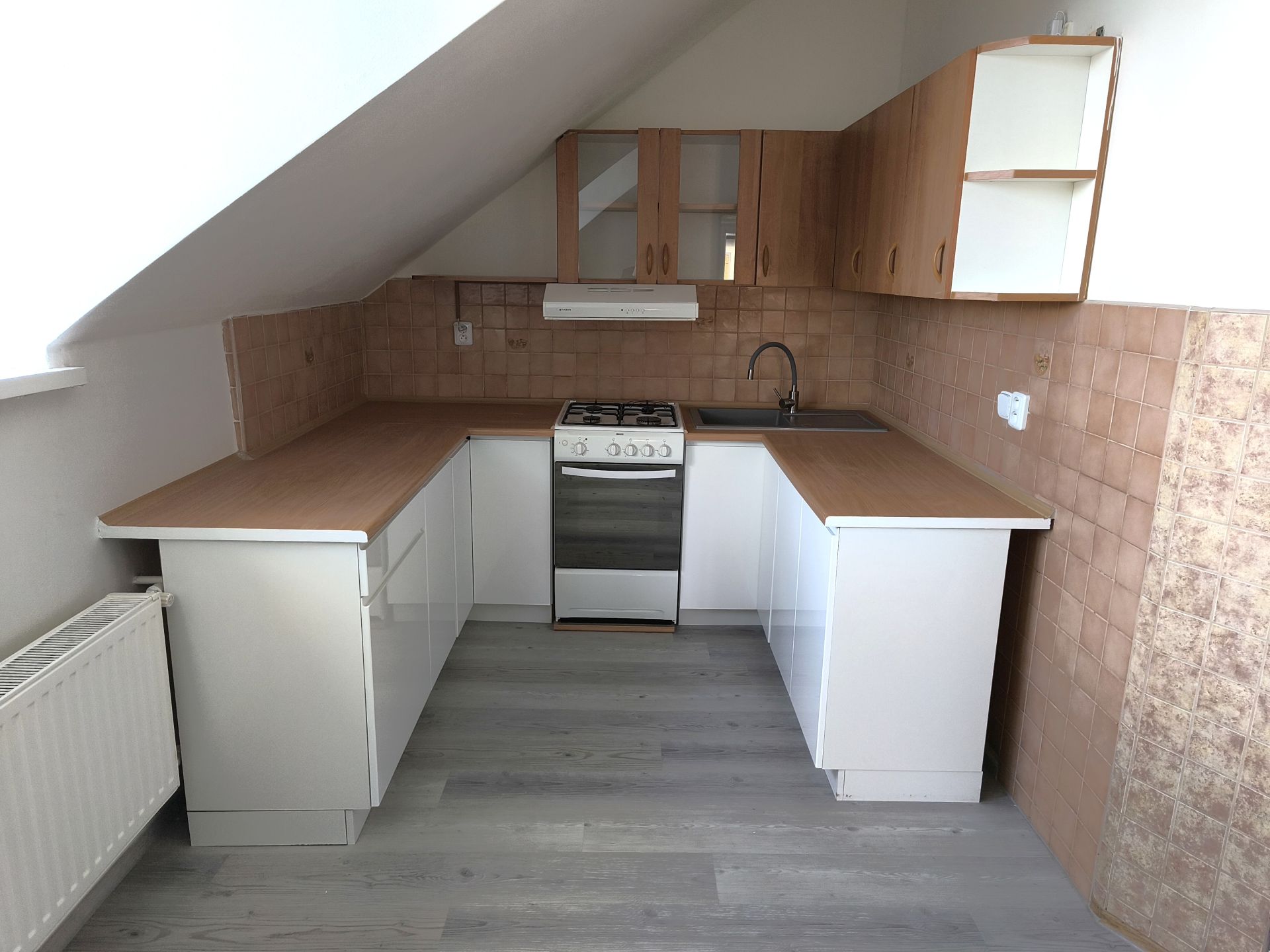 Pronájem nového bytu 2+1, ca 50 m2, v Liberci, Doubí, za 13.000,- Kč + spotřeby.