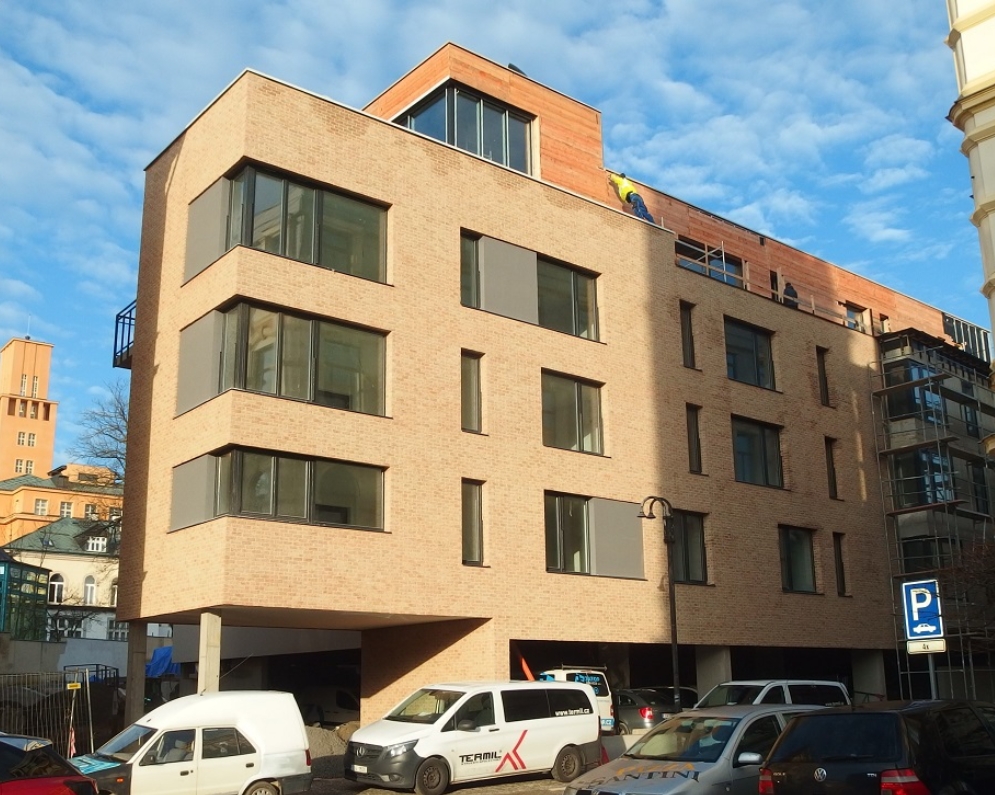 Pronájem nového bytu 2+kk s balkonem, 59 m2, v 2.NP., Jungmannova ul., Jablonec nad Nisou, za 12.000,- Kč + spotřeby.