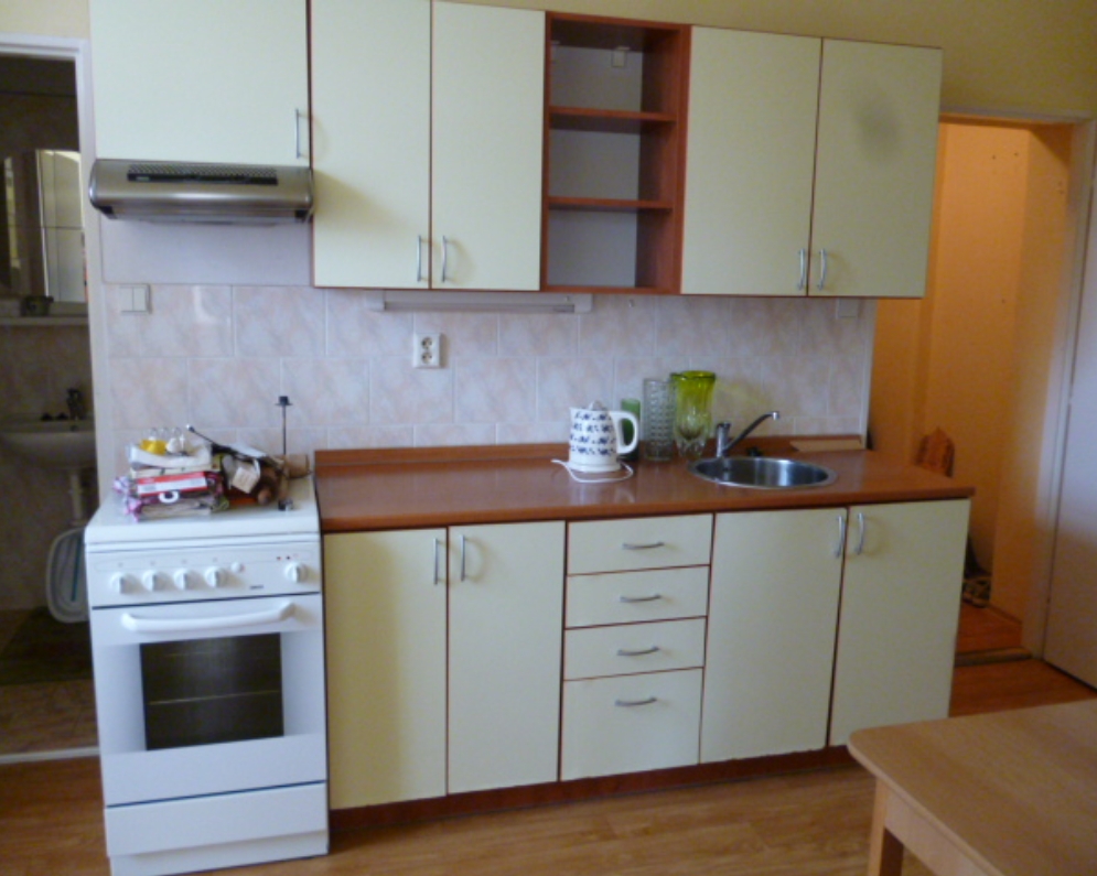 Pronájem bytu 1+1, cca 38 m2, v centru  Jablonce nad Nisou, Podhorská ul. 1364/16. , za 7.000,- Kč + spotřeby.