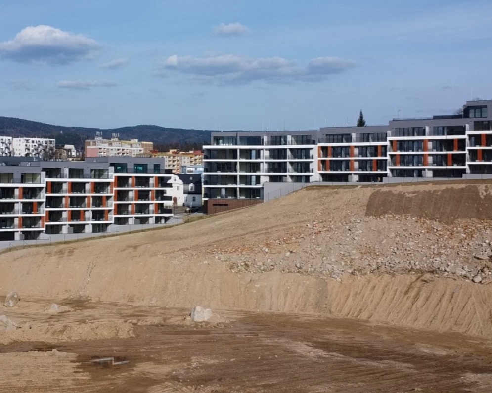 Pronájem nového bytu 1+kk s balkonem, ca 48 m2, v Liberci, za 14.400,- Kč + spotřeby. - kopie