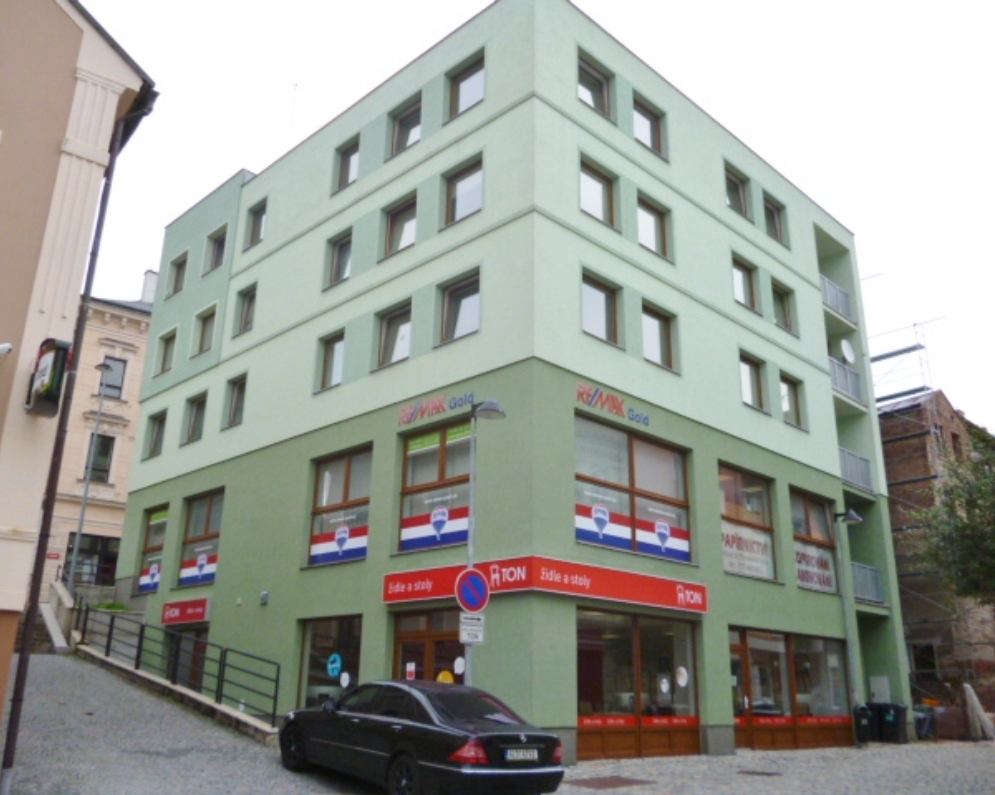 Pronájem velice pěkného bytu 2+kk, ca 52 m2, v centru Jablonce nad Nisou, Dvorská ul. 4950/8, za 11.900,- Kč + spotřeby.