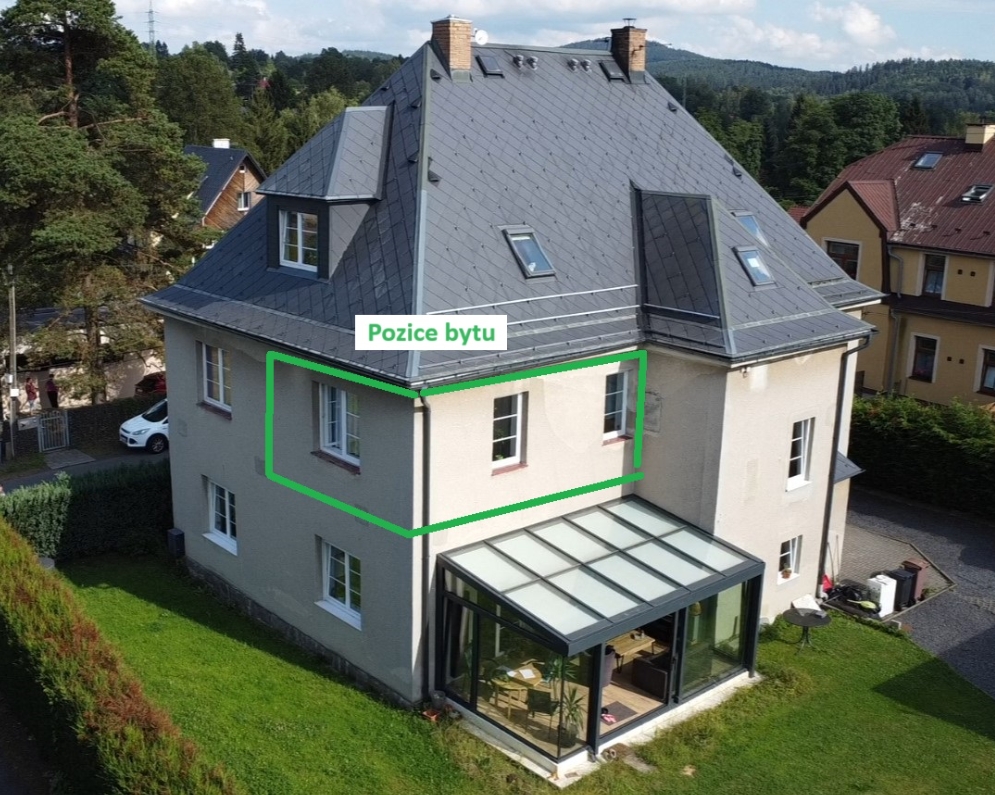 Pronájem bytu 1+kk, ca 30 m2, v Liberci, Vesec, Česká ulice 407, za 11.200,- Kč včetně vytápění + spotřeby.