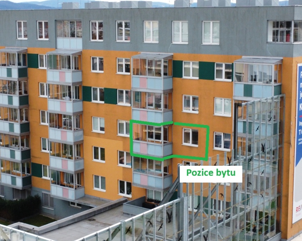 Pronájem bytu 2+kk s balkonem, ca  62m2, v rezidenčním komplexu v Liberci, Americká ul., za 15.900,- Kč + spotřeby.