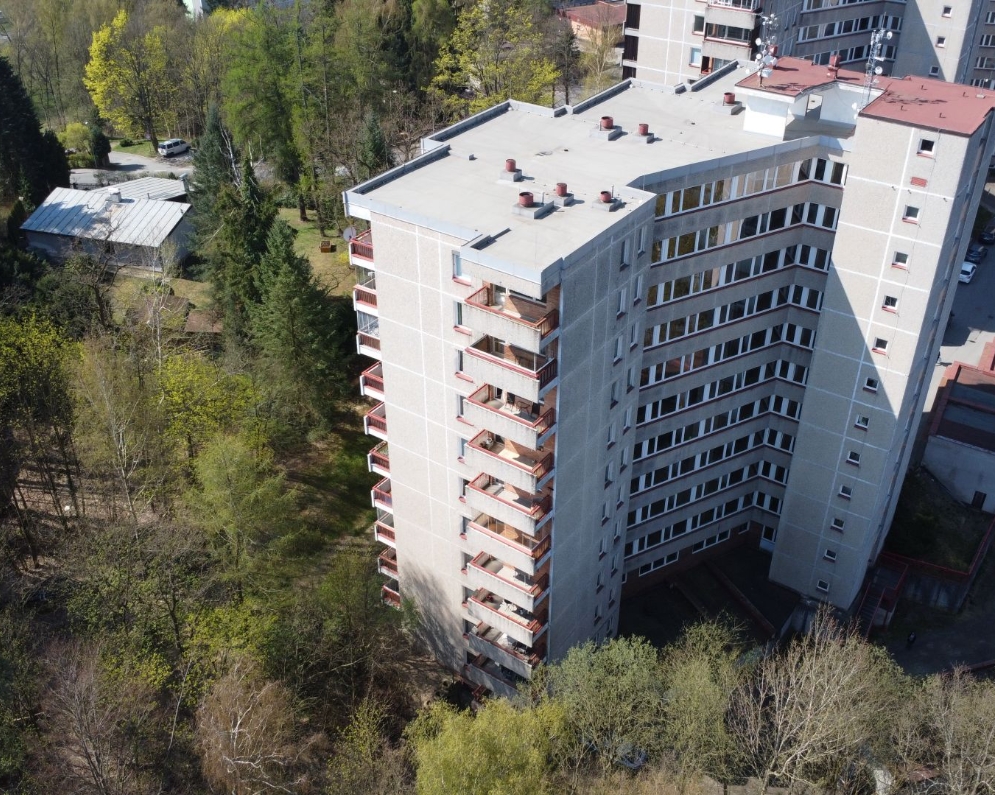 Prodej slunného a tichého bytu 1+1 s velkým balkonem v Liberci, Králův háj, Franklinova ul. 729, za 3.190.000,- Kč.
