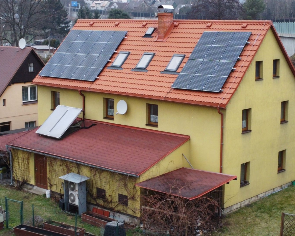 Prodej pěkného RD 8 + 3 se třemi byty a garáží v centru Chrastavy, Nádražní ulice č.p. 41, za 11.900.000,- Kč.