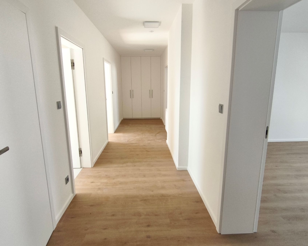 Pronájem nového podkrovního bytu 3+kk s možností parkování v centru Liberce, za 25.000,- Kč + spotřeby.