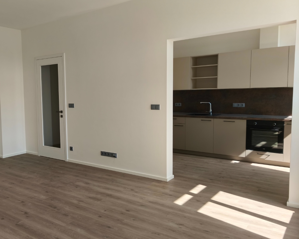 Pronájem nového bytu 2 + 1, ca 80m2, s možností parkování v centru Liberce, Moskevská 22/13, za 18.000,- Kč + spotřeby.moskevská ulice